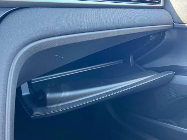 Photo of 2025 Ice Cap Toyota Camry
