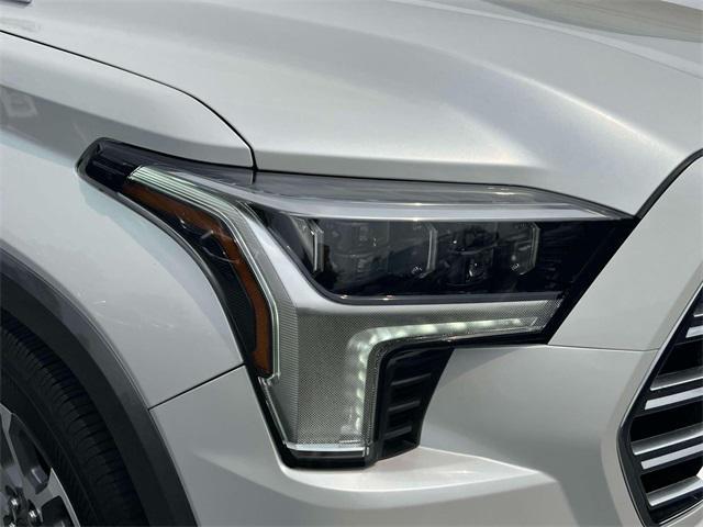 Photo of 2025 Wind Chill Pearl Toyota Sequoia