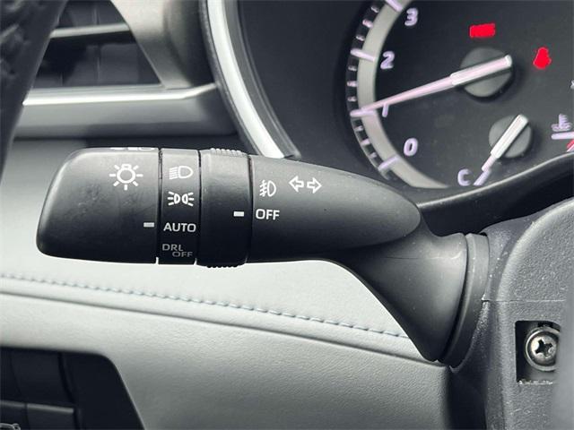 Photo of 2022 Moon Dust Toyota Highlander