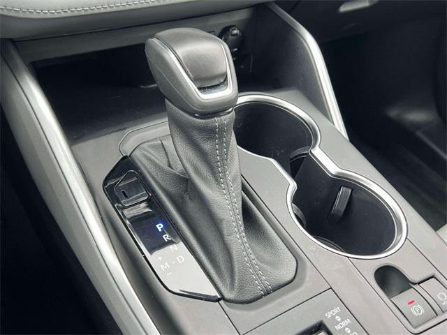 Photo of 2022 Moon Dust Toyota Highlander
