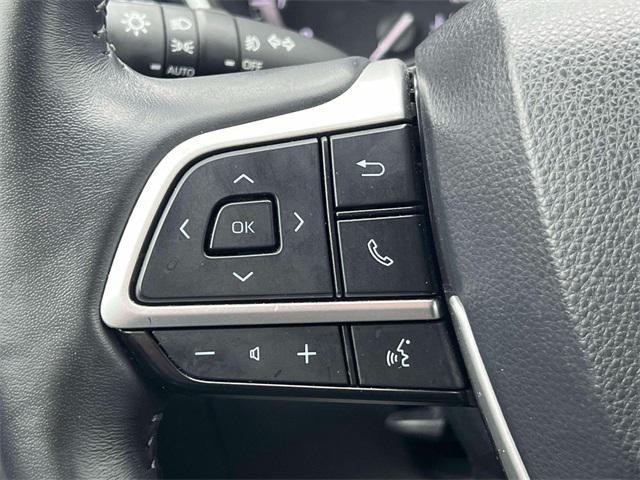 Photo of 2022 Moon Dust Toyota Highlander