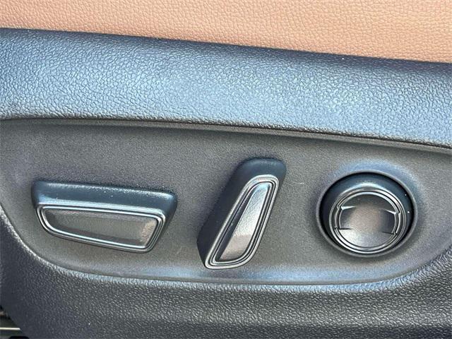 Photo of 2025 Ruby Flare Pearl Toyota Grand Highlander