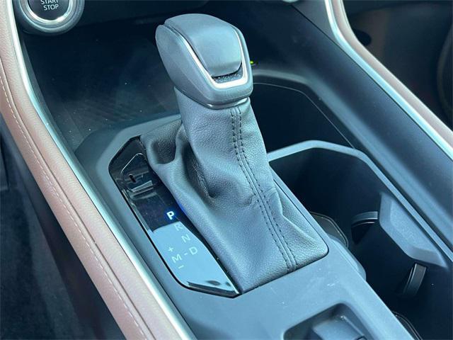 Photo of 2025 Ruby Flare Pearl Toyota Grand Highlander