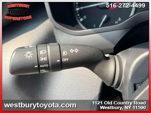 Photo of 2022 White Toyota Tundra