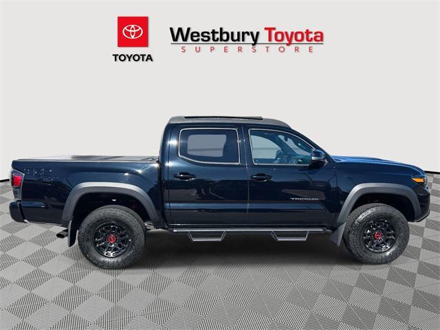 Photo of 2022 Midnight Black Metallic Toyota Tacoma