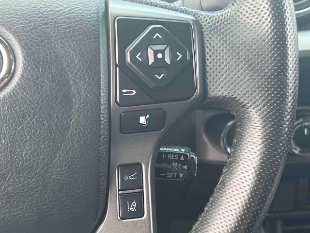 Photo of 2022 White Toyota Tacoma