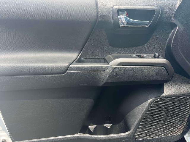 Photo of 2022 White Toyota Tacoma
