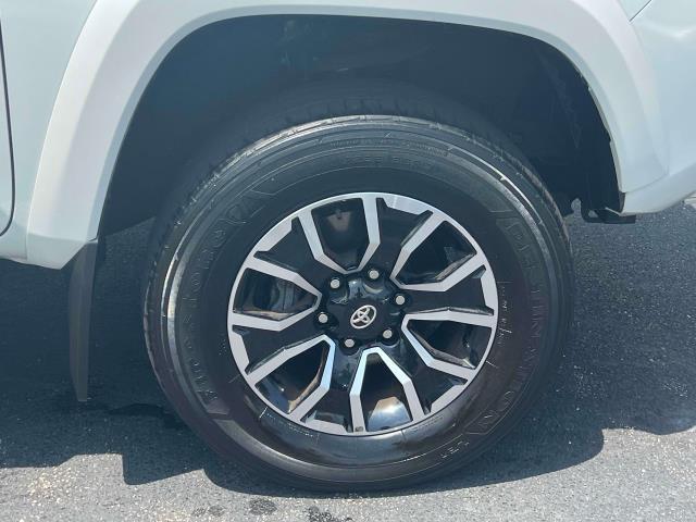 Photo of 2022 White Toyota Tacoma