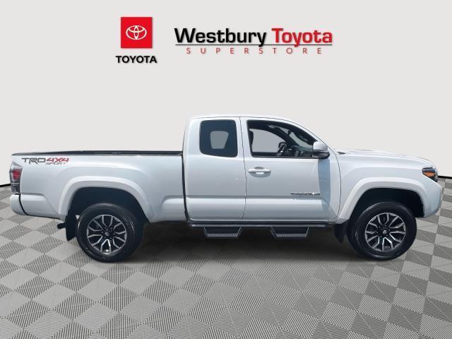 Photo of 2022 White Toyota Tacoma
