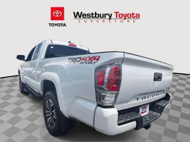 Photo of 2022 White Toyota Tacoma