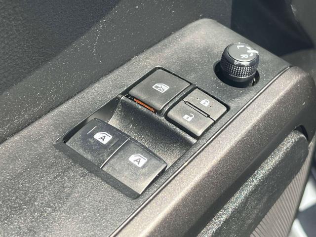 Photo of 2022 White Toyota Tacoma