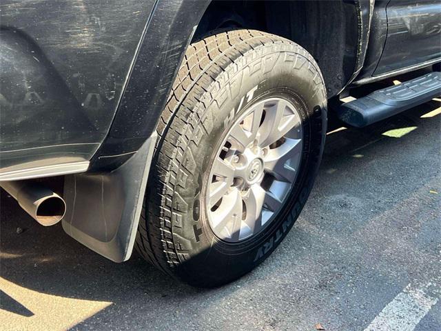 Photo of 2018 Midnight Black Metallic Toyota Tacoma
