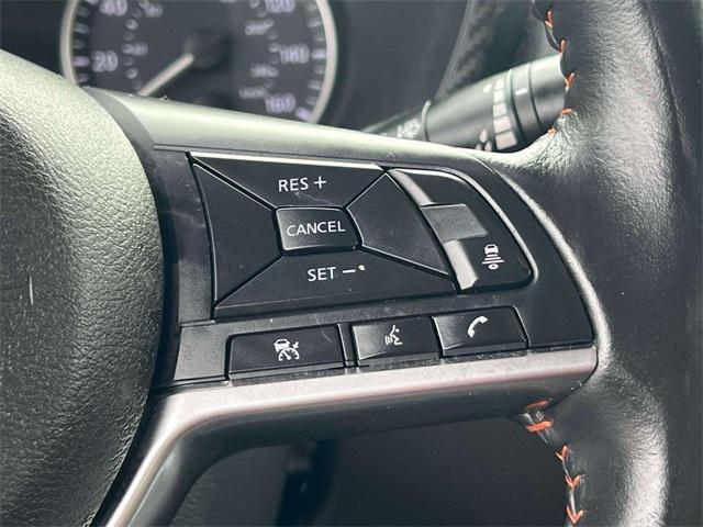 Photo of 2023 Aspen White Tricoat/Super Black Nissan Sentra