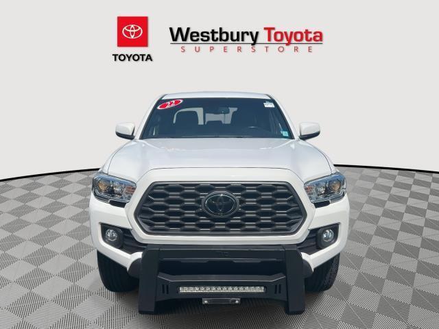 Photo of 2022 White Toyota Tacoma