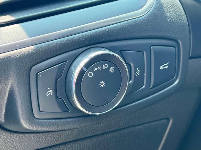 Photo of 2018 Ingot Silver Ford Edge