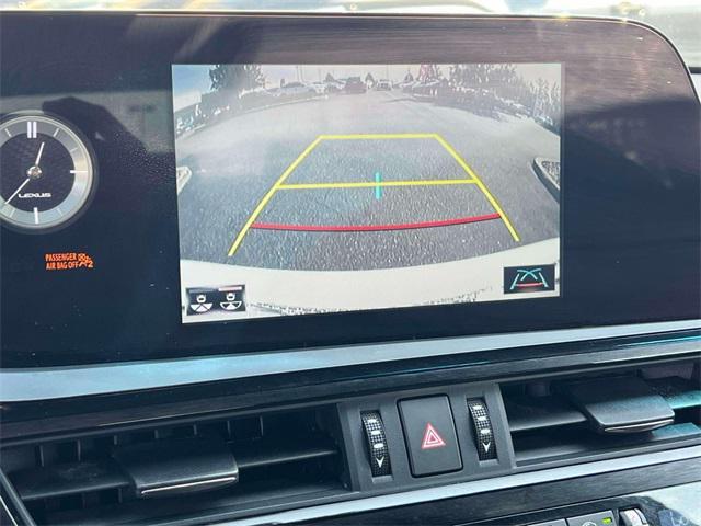 Photo of 2022 Ultra White Lexus ES 350