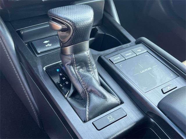 Photo of 2022 Ultra White Lexus ES 350