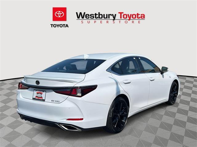 Photo of 2022 Ultra White Lexus ES 350