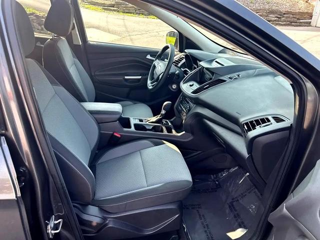 Photo of 2017 GREY Ford Escape