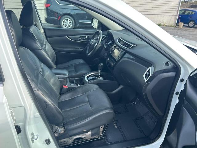 Photo of 2015 WHITE Nissan Rogue