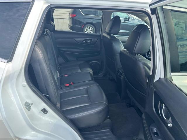 Photo of 2015 WHITE Nissan Rogue