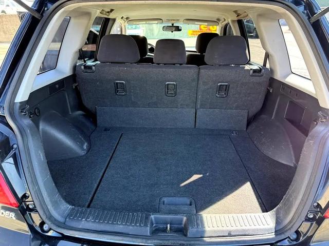 Photo of 2005 BLACK Mitsubishi Outlander
