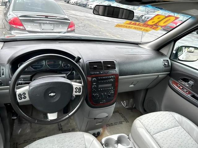 Photo of 2008 WHITE Chevrolet Uplander
