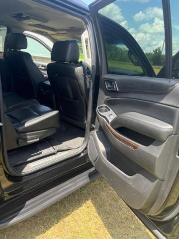 Photo of 2015 Black Chevrolet Suburban