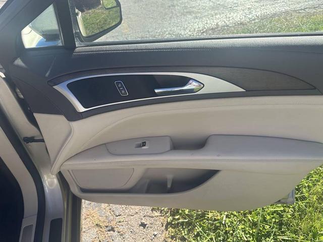 Photo of 2017 Tan Lincoln MKZ Hybrid