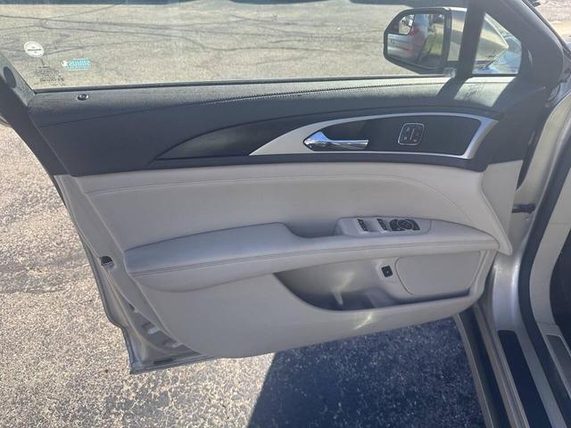 Photo of 2017 Tan Lincoln MKZ Hybrid