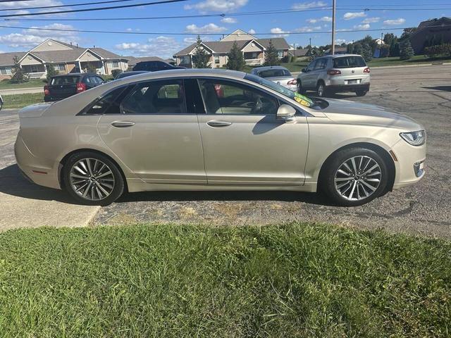 Photo of 2017 Tan Lincoln MKZ Hybrid