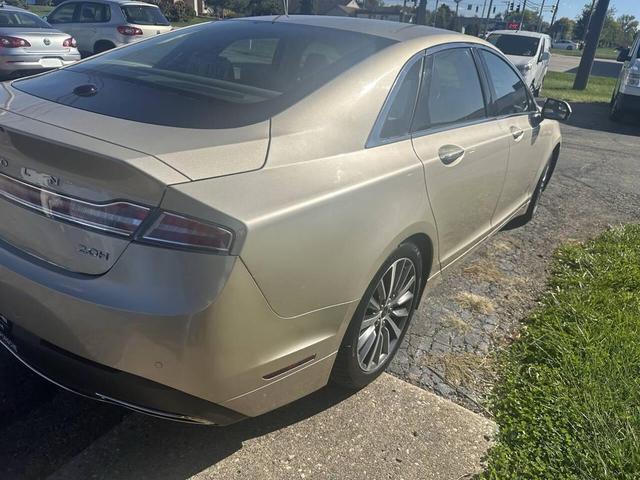 Photo of 2017 Tan Lincoln MKZ Hybrid