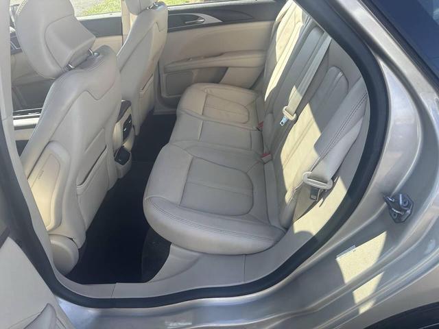 Photo of 2017 Tan Lincoln MKZ Hybrid