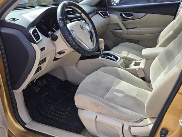 Photo of 2015 Saharan Sun Nissan Rogue