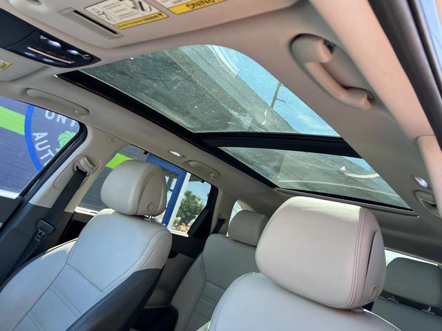 Photo of 2016 MAROON Kia Sorento