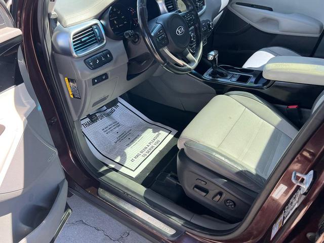 Photo of 2016 MAROON Kia Sorento