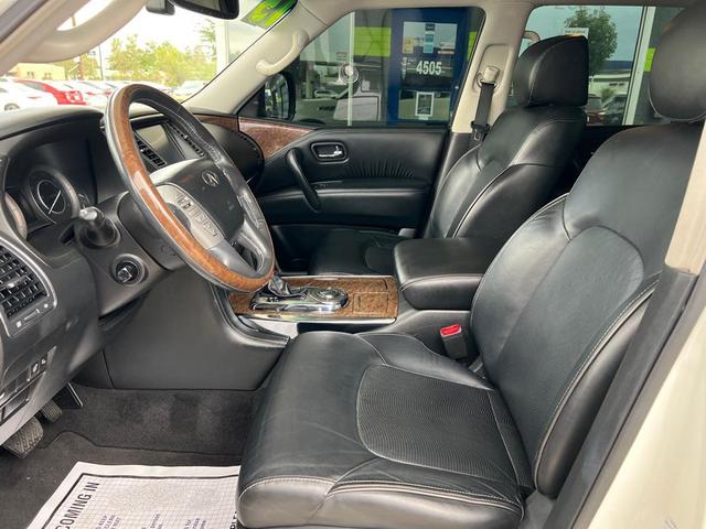 Photo of 2015 Majestic White INFINITI QX80