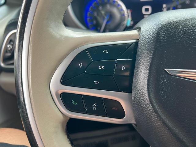 Photo of 2019 Granite Crystal Metallic Clearcoat Chrysler Pacifica