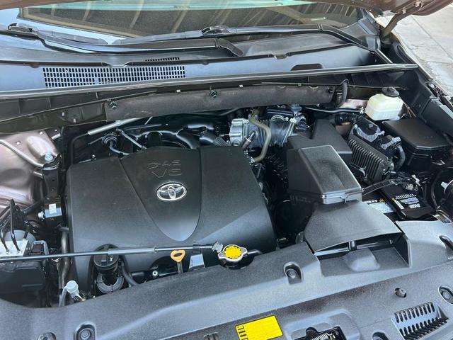 Photo of 2017 Toasted Walnut Pearl Toyota Highlander
