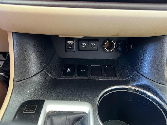 Photo of 2017 Toasted Walnut Pearl Toyota Highlander