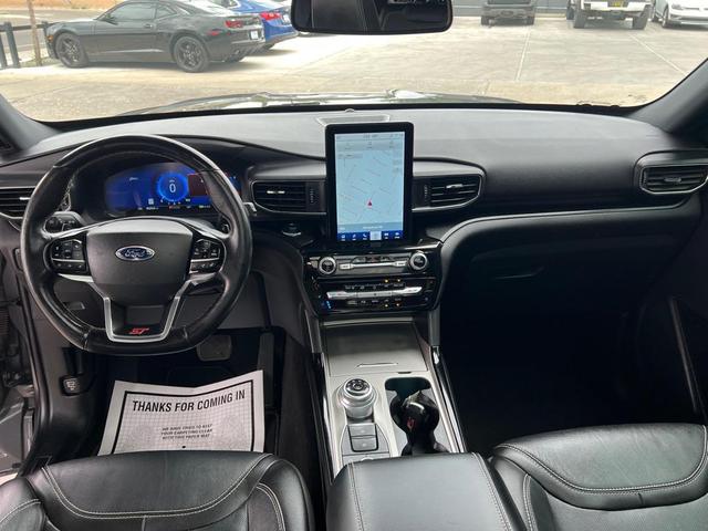 Photo of 2022 Carbonized Gray Metallic Ford Explorer