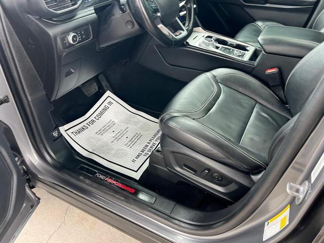 Photo of 2022 Carbonized Gray Metallic Ford Explorer