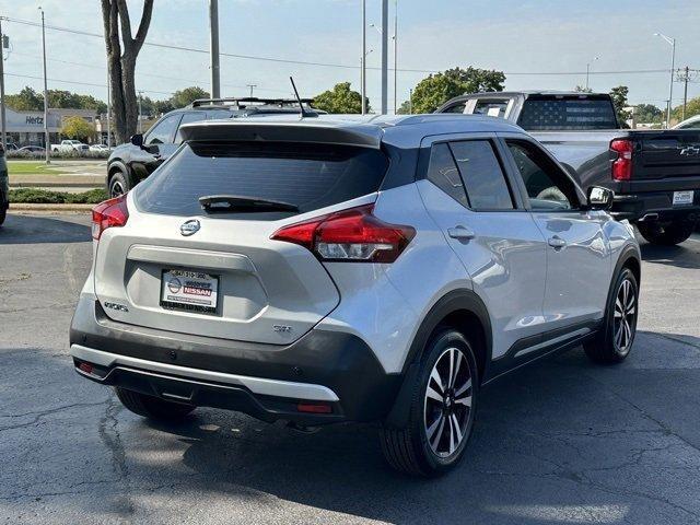 Photo of 2019 Brilliant Silver Nissan Kicks