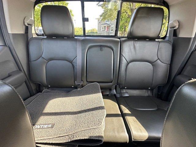 Photo of 2020 Magnetic Black Nissan Frontier