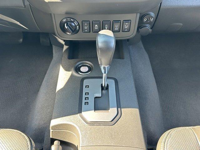 Photo of 2020 Magnetic Black Nissan Frontier