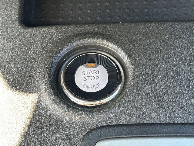 Photo of 2020 Magnetic Black Nissan Frontier