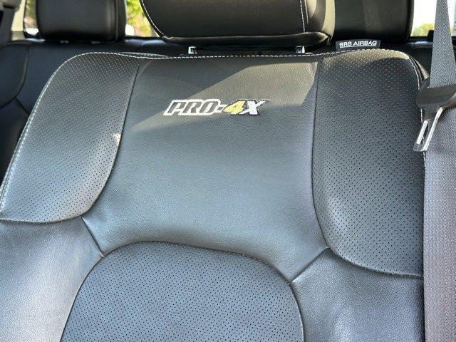 Photo of 2020 Magnetic Black Nissan Frontier