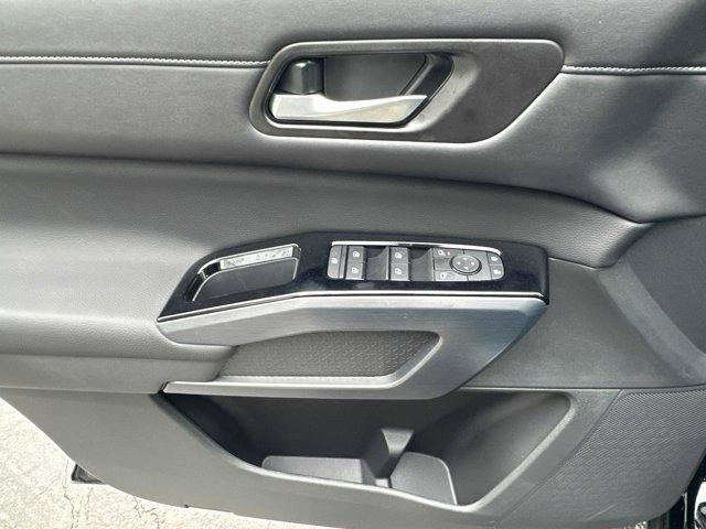 Photo of 2025 Black Nissan Pathfinder
