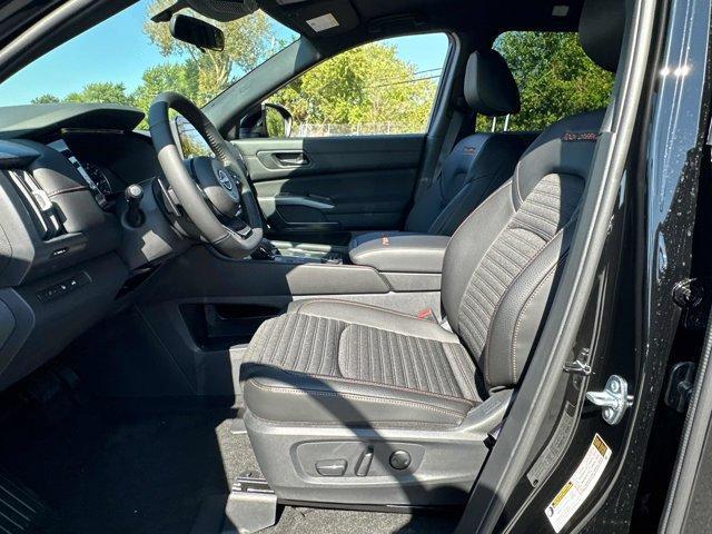 Photo of 2025 Black Nissan Pathfinder