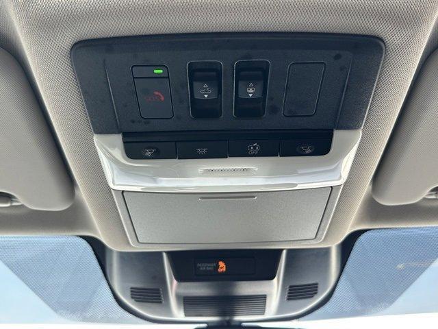 Photo of 2024 Everest White P Nissan Rogue